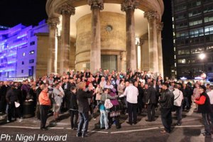 300 Cabbies gather to celebrate Big George at 2am 11 May 2011